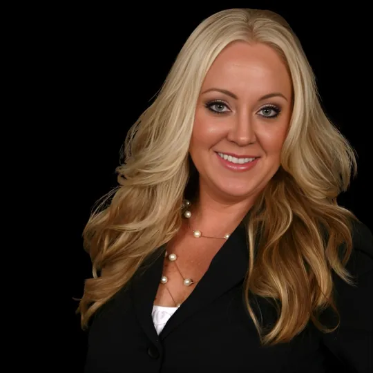 Christina Levine, Agent in  - Compass
