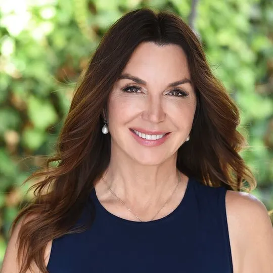 Juliet Oman, Agent in  - Compass