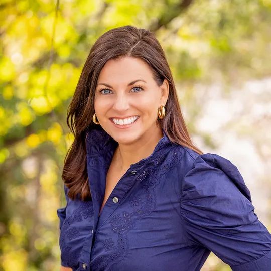 Kelli Pesses, Agent in  - Compass