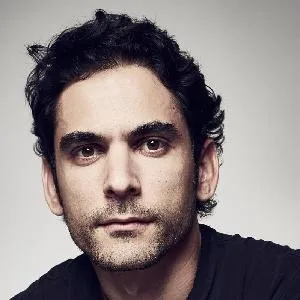 Reiber Hernandez, Agent in  - Compass