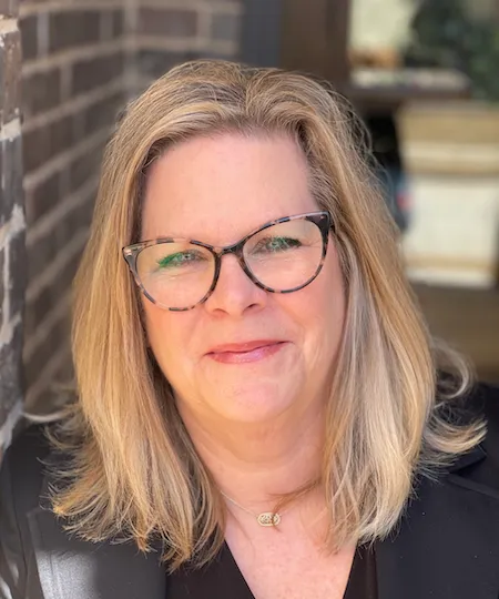 Lois Lyles, Agent in  - Compass