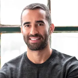 Michael Afshari, Agent in  - Compass