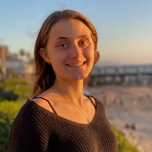 Gabrielle Peltier, Agent in  - Compass