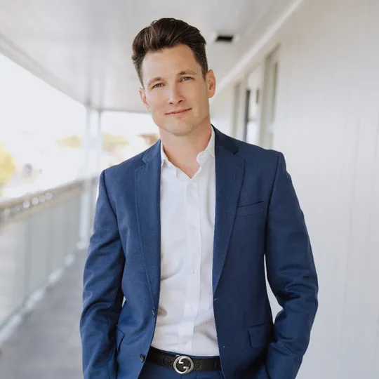 Michael Tsamoudakis, Agent in  - Compass