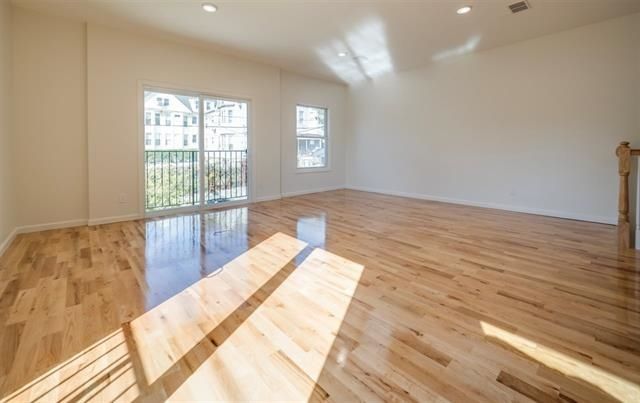 Photo of 90 Randolph Ave, Unit 2