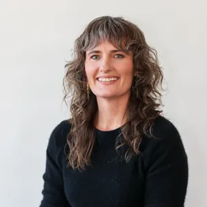 Mia Anderson, Agent in  - Compass