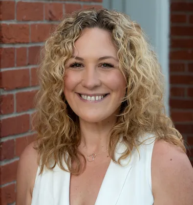 Annie Richardson, Agent in  - Compass