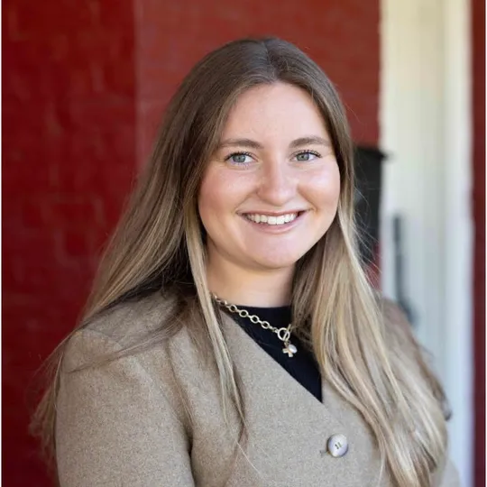 Hannah Novakovich, Agent in  - Compass