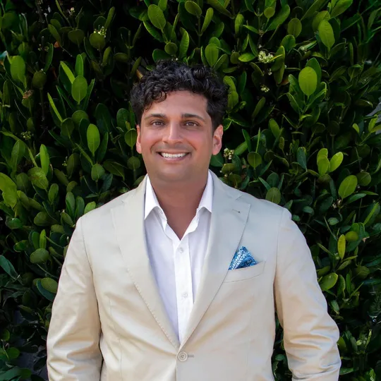 Seth Benkaddour, Agent in  - Compass