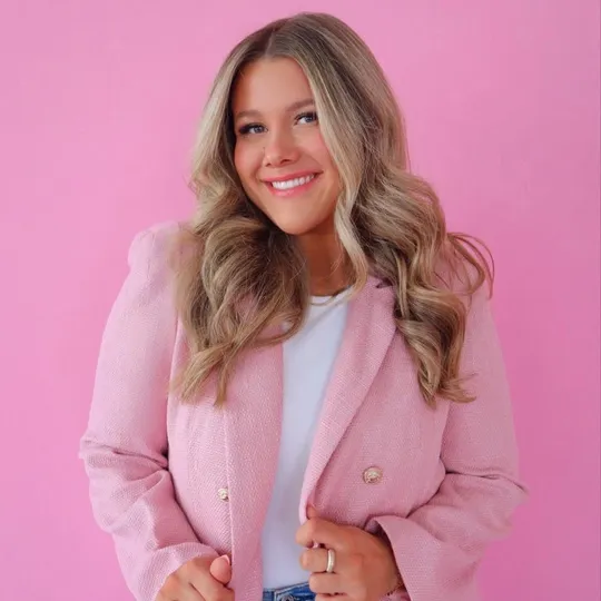 Sara Reid, Agent in  - Compass