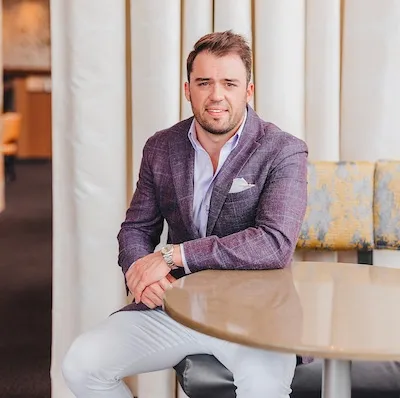 Dane Steinhagen, Agent in  - Compass