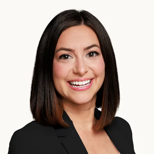 Gina Dueñas, Agent in  - Compass