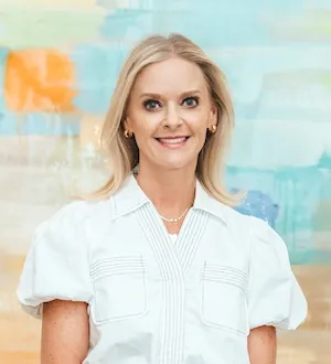 Molly Hurt, Agent in  - Compass