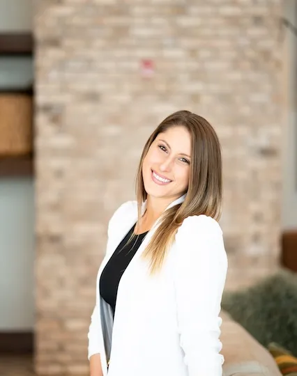 Cristen Giles, Agent in  - Compass