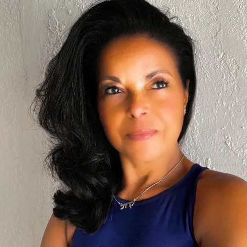 Carroll Bella Couri, Agent in  - Compass