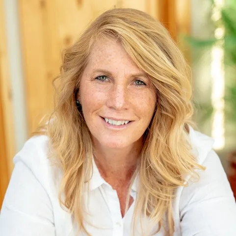 Debbie Boman, Agent in  - Compass