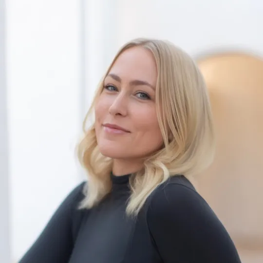 Stacey Hayes, Agent in  - Compass