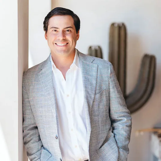 Robby Lebus, Agent in  - Compass