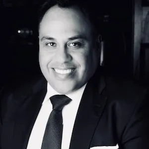 Carlos Villezcas, Agent in  - Compass