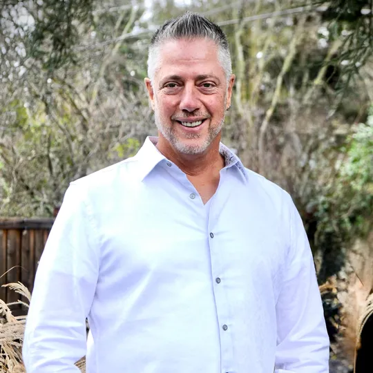 John Lucasey, Agent in  - Compass