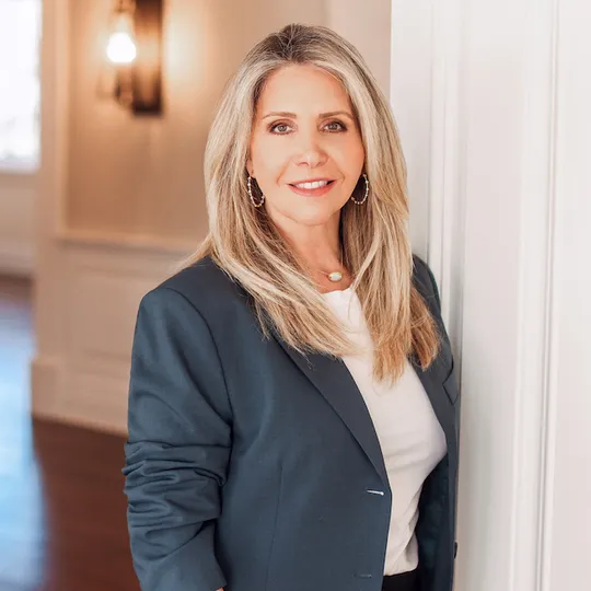 Wendy Gronich, Agent in  - Compass