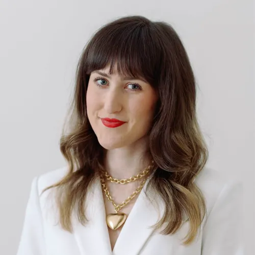 Melanie Everett, Agent in  - Compass