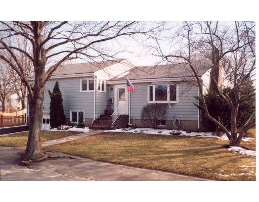 $850,000 | 1 Girdler Rd | Marblehead