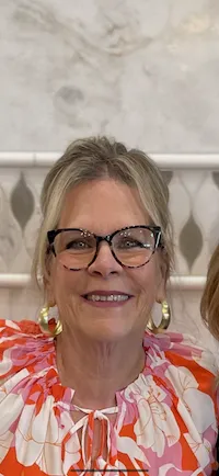 Lois Lyles, Agent in  - Compass