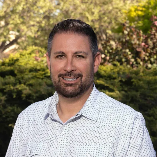 Hoss Rahnema, Agent in  - Compass