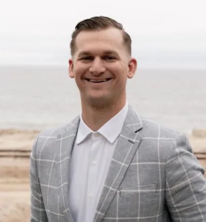 Tyler Stirewalt, Agent in  - Compass