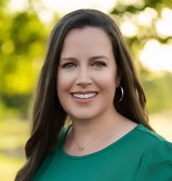 Lillian Singh, Agent in  - Compass