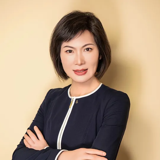 Summer Che, Agent in  - Compass