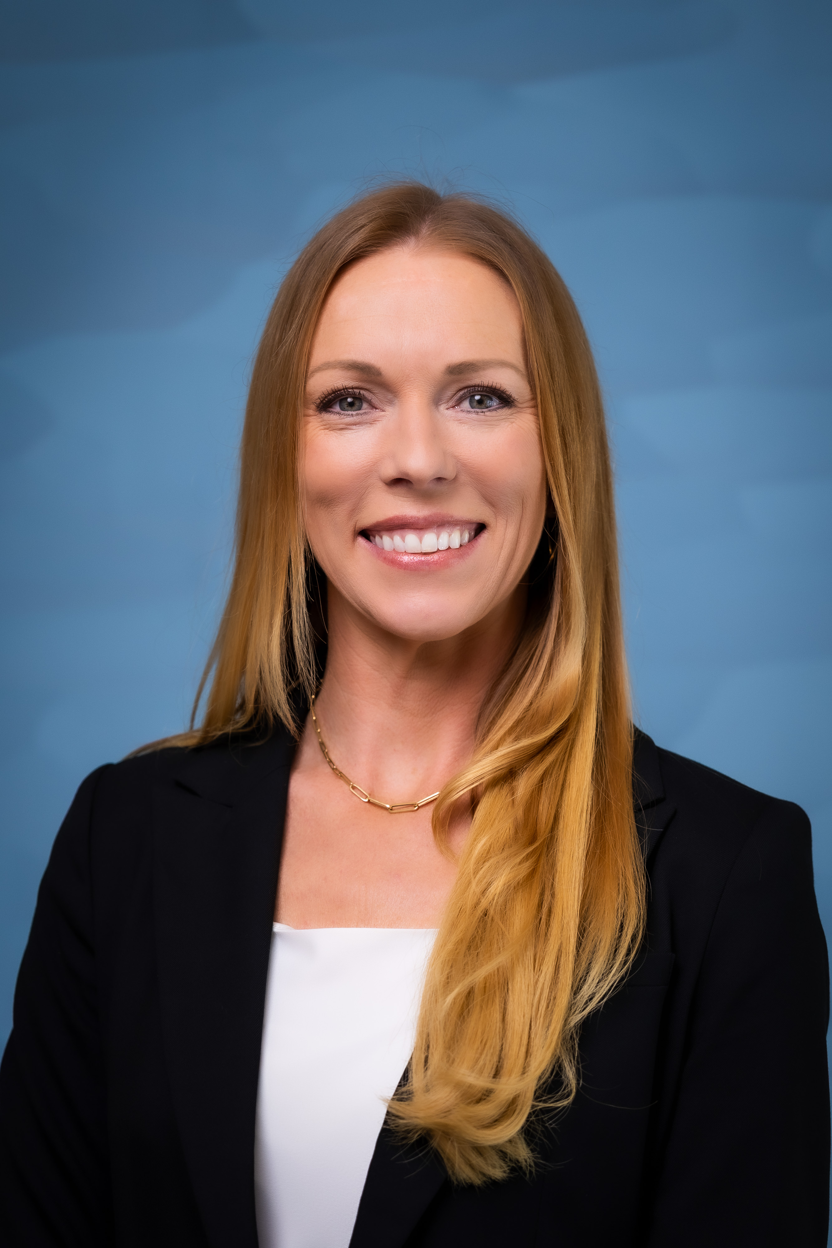 Headshot of Shauna Abbott