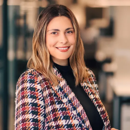 Olivia Elsaesser, Agent in  - Compass