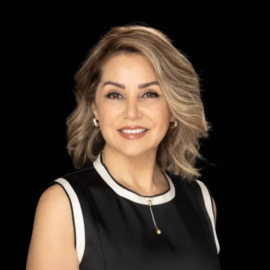 Lili Ghadimi, Agent in  - Compass