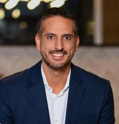 Eli Stephan, Agent in  - Compass