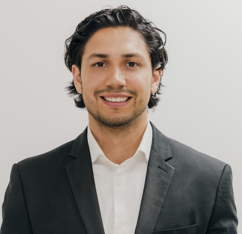 Headshot of Steven Chavez