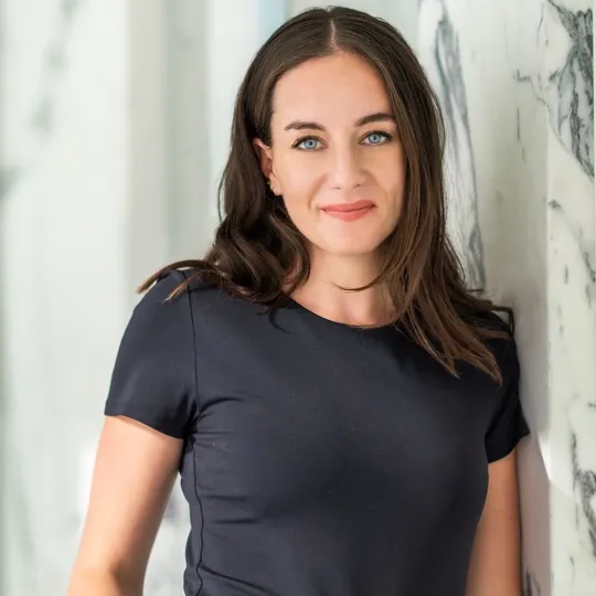 Lauren Neuschel, Agent in  - Compass