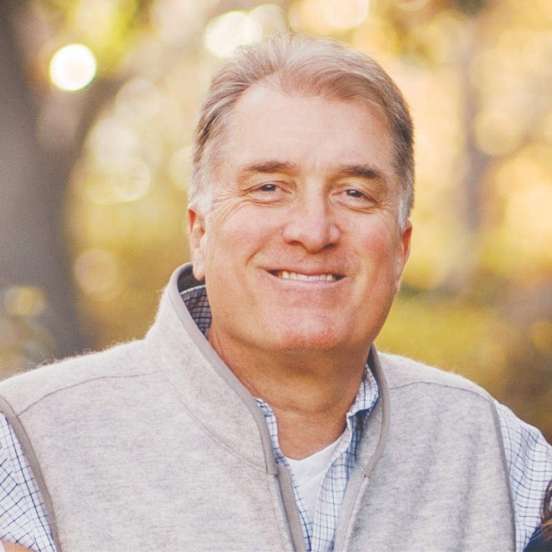 Headshot of Alexander Kent