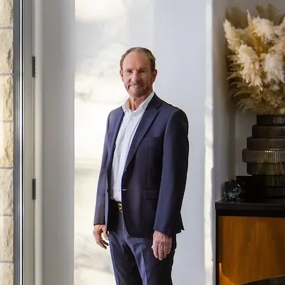 Robert Goldstein, Agent in  - Compass