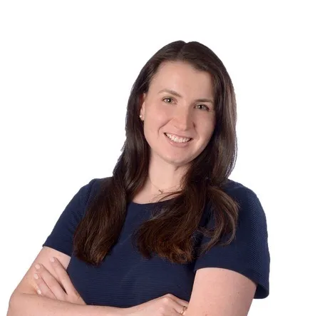 Kerri Stalzer, Agent in  - Compass