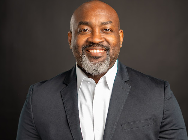 Headshot of Cedric Johnson