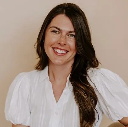 Abby Miller, Agent in  - Compass