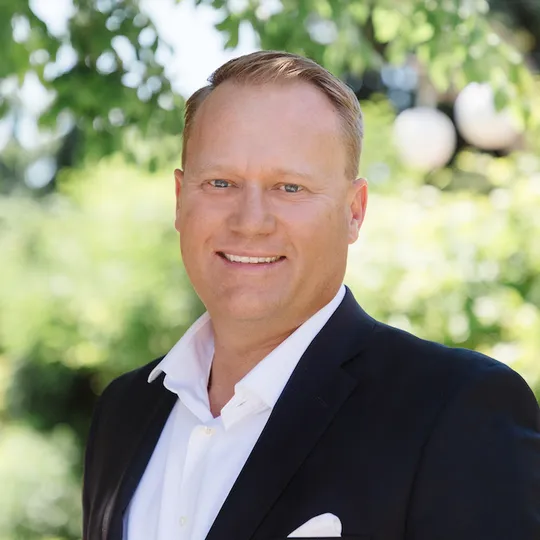 Ben Dorland, Agent in  - Compass