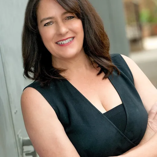 Annie Cole, Agent in  - Compass