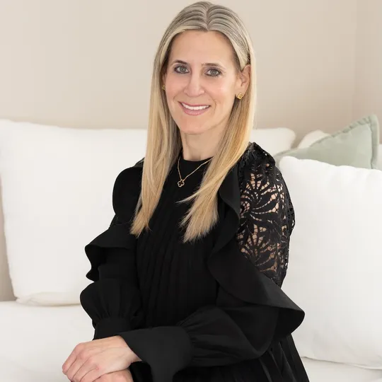 Nicole Eskanazy, Agent in  - Compass