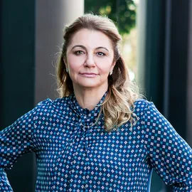 Kate Nalbandova, Agent in  - Compass