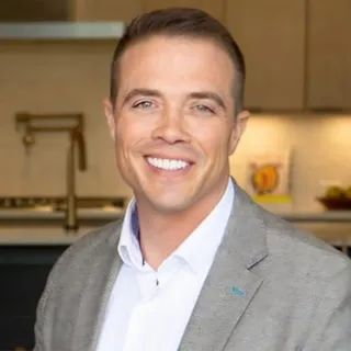 Rocky Winston, Agent in  - Compass