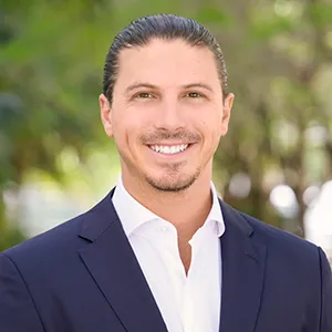 Alex Isaia, Agent in  - Compass