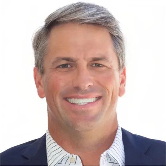 Julien Taylor, Agent in  - Compass